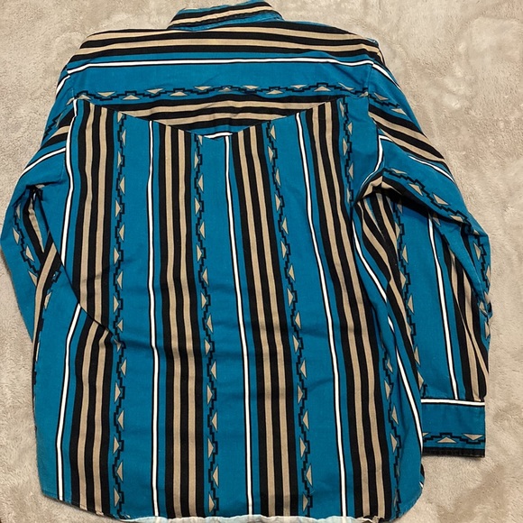 M Karman Button up - Picture 2 of 2